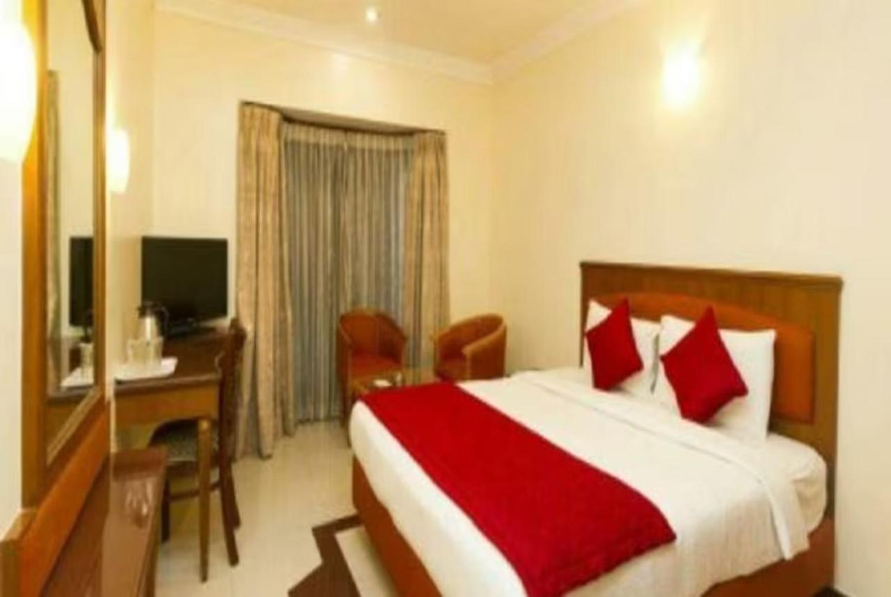 Goroomgo New Ashiyana Palace Varanasi Exterior foto
